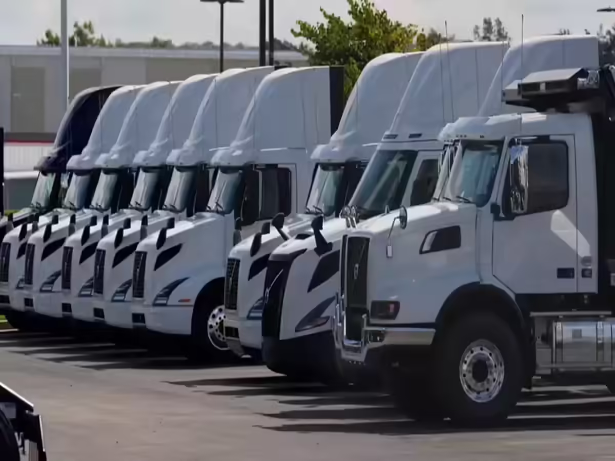 How to Source Heavy-Duty Work Trucks for Your Growing Commercial Fleet